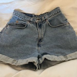 Orange tab Levi shorts!